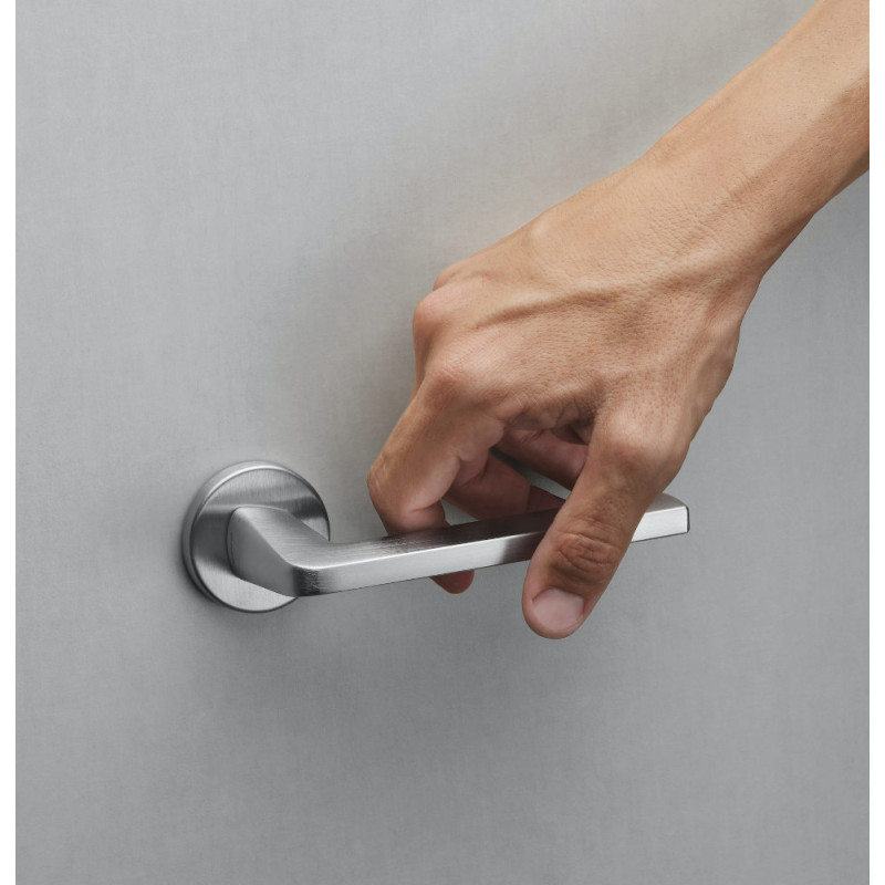 Axis Zincral Linea Calì Türgriff mit runder Rosette