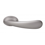 Paar Griffe Ghidini Modell Grand Prix AKP-Rosette und Lüftungsöffnungen