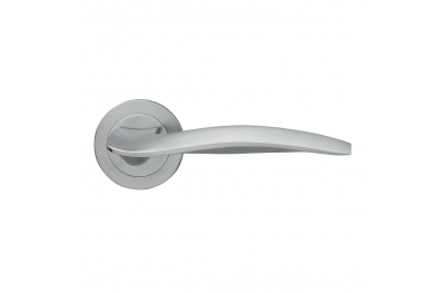 Wind Entwurf Manital Satin Chrome Paar Handgriffe am Rosetta